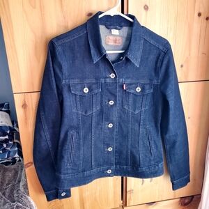 Levi's Women's Dark Wash Denim Trucker Jacket size Medium